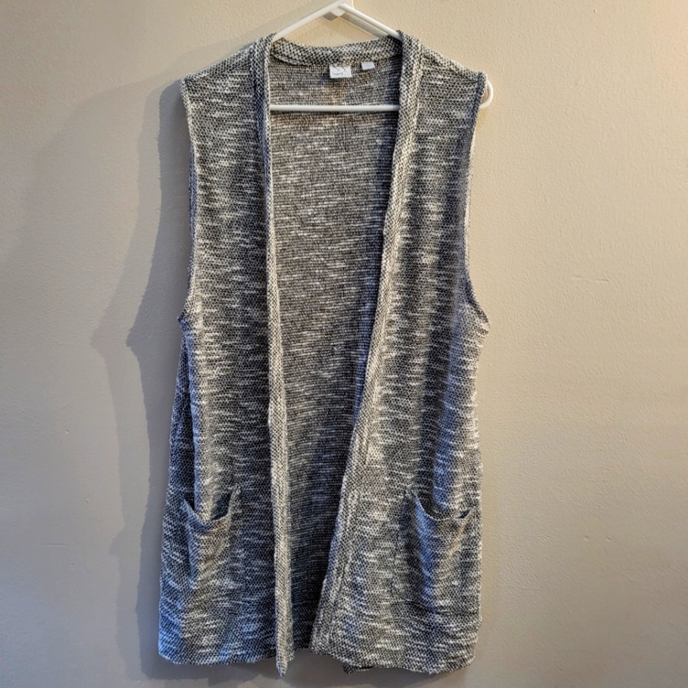 New York & Company Women's Gray Sleeveless Sweater Vest Cardigan size Large